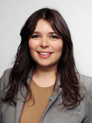 Lindsey Cox headshot